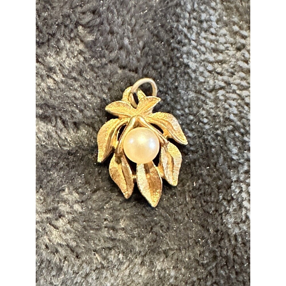 AVON Evening Creation Collection  PENDANT Only Faux Pearl nestled in Leaves Rare
